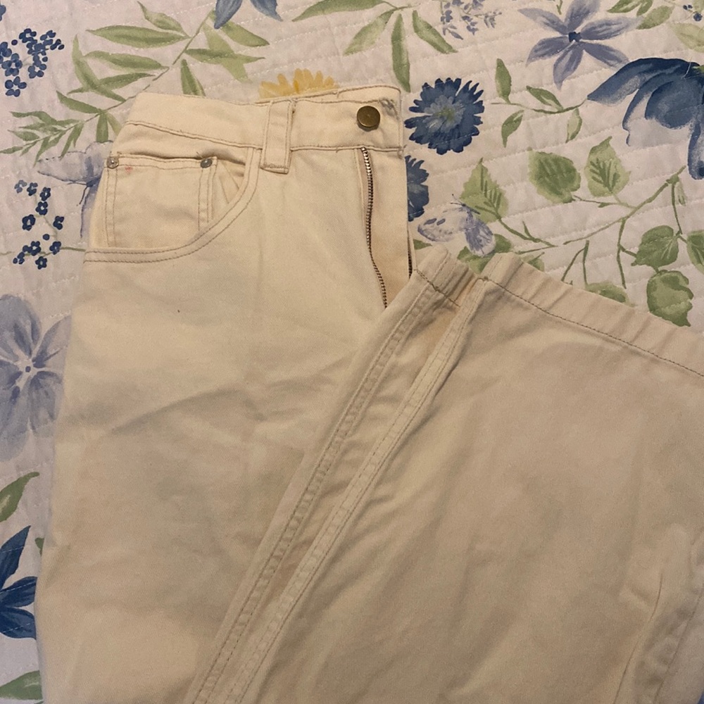 CREAM BAGGY PANTS